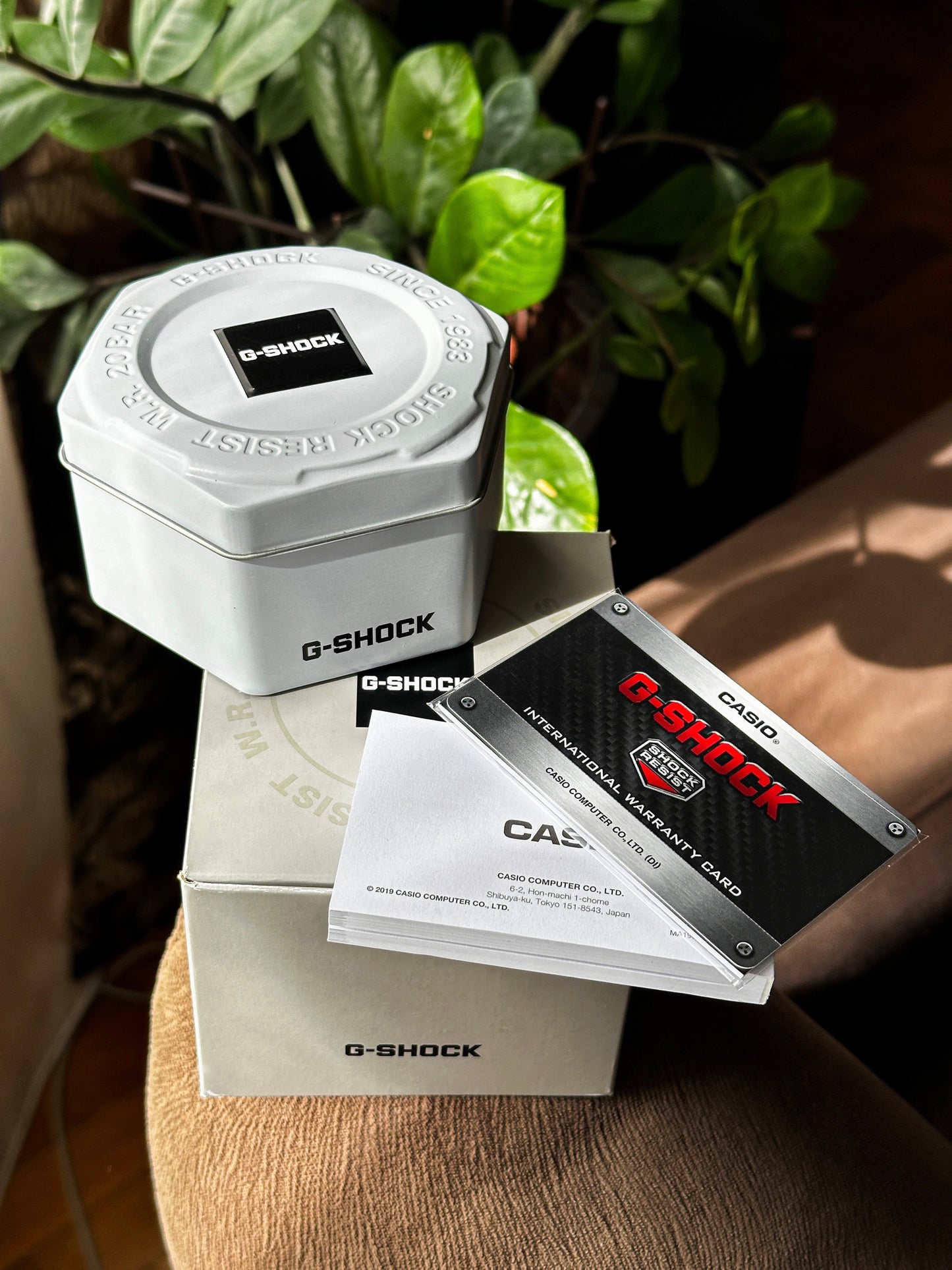 G-SHOCK CasiOak Potpuno zlatna - sa teget brojčanikom sata