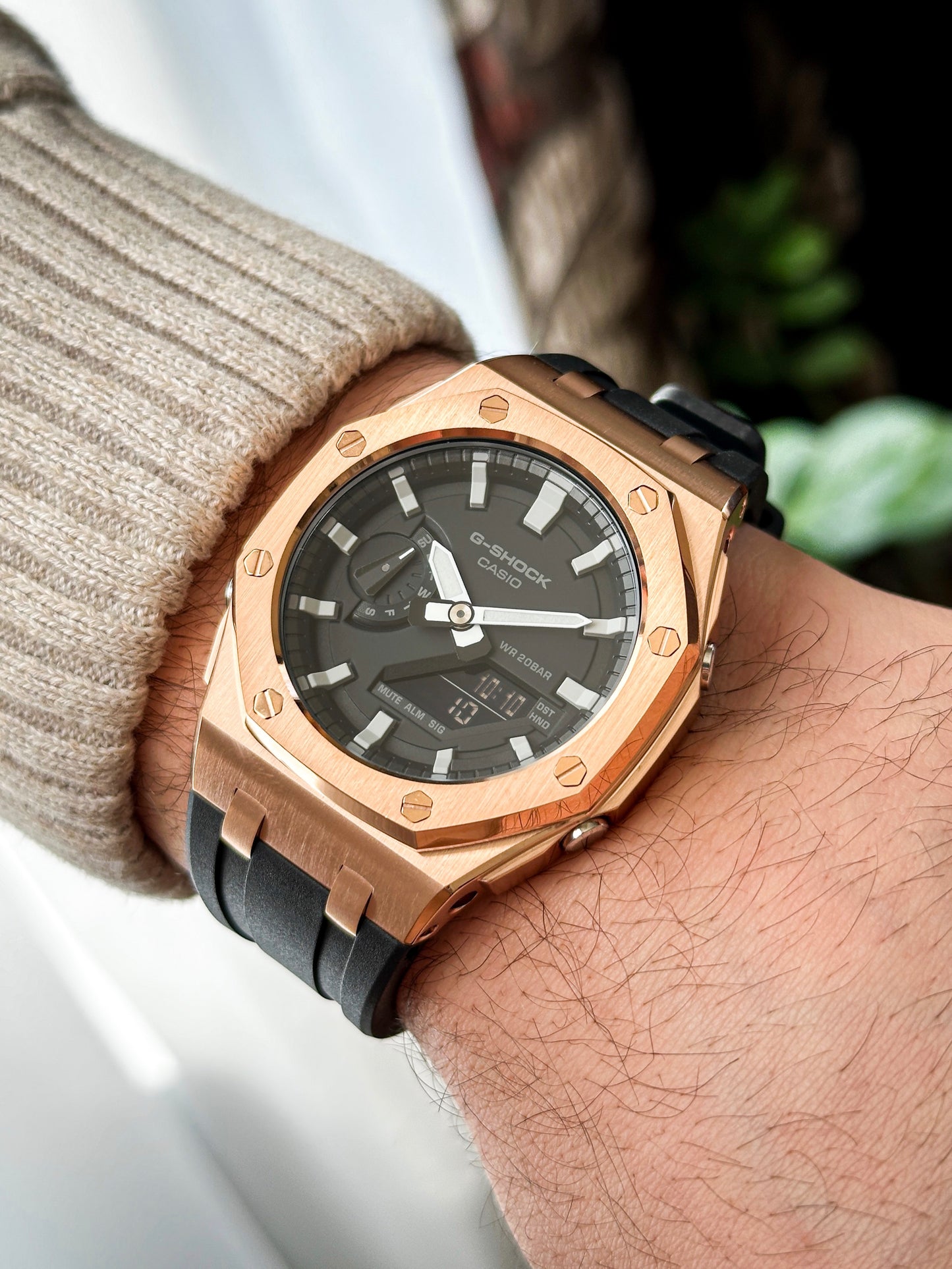 G-SHOCK CasiOak Crno bronzana - sa crno belim brojčanikom sata