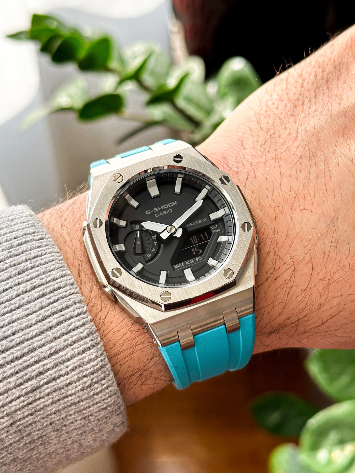 G-SHOCK CasiOak Plavo srebrna - sa crno belim brojčanikom sata