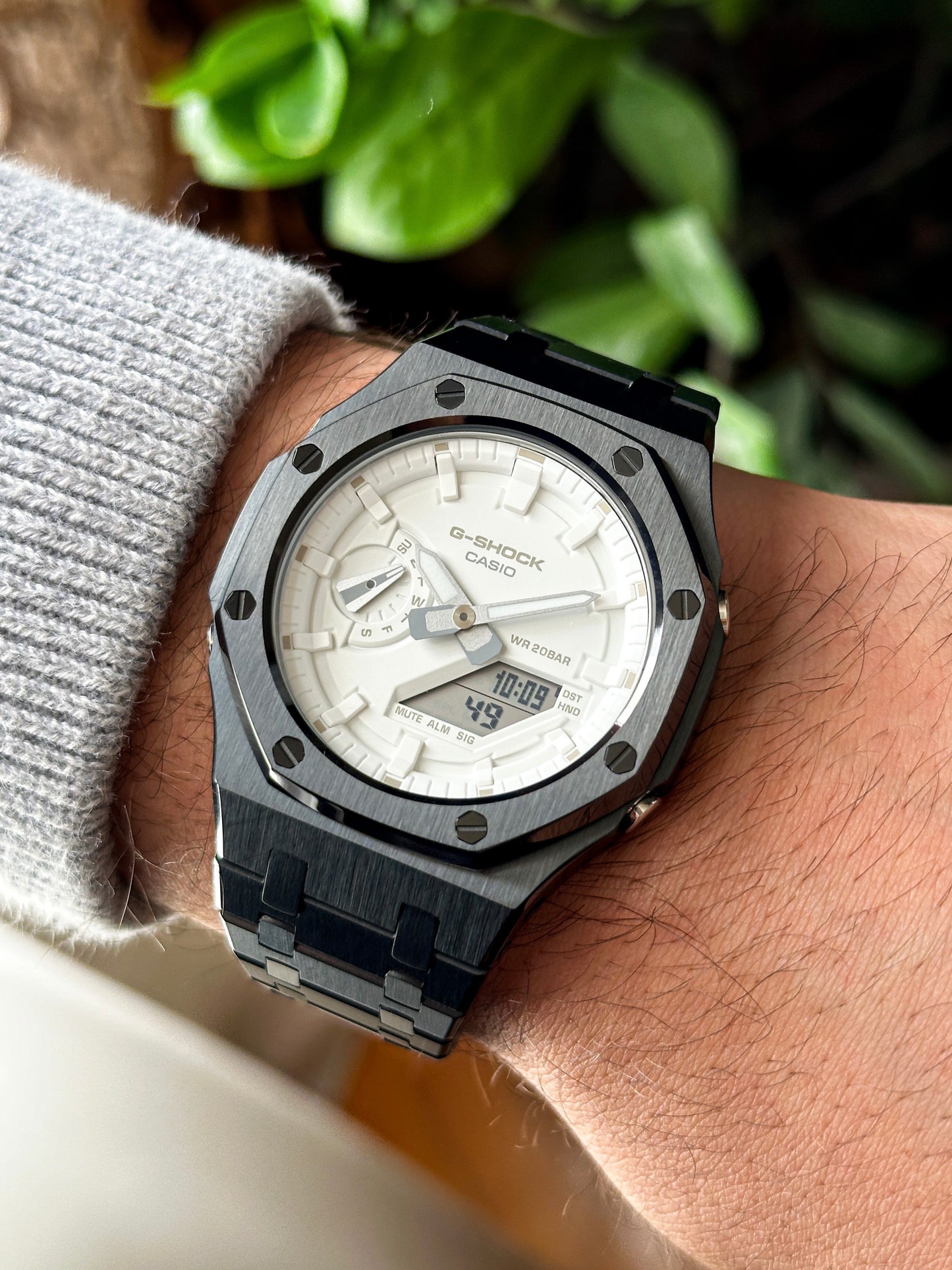 G-SHOCK CasiOak Potpuno crna - sa belim brojčanikom sata