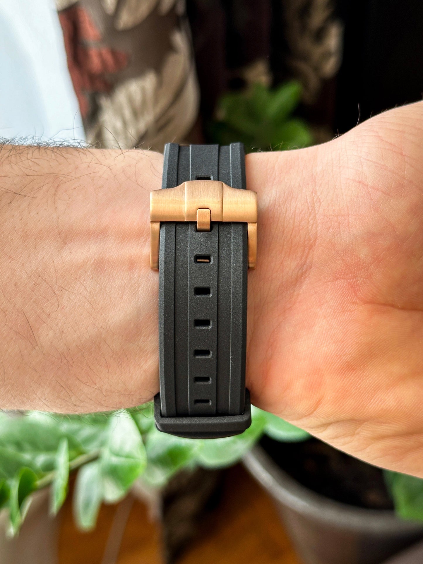 G-SHOCK CasiOak Crno bronzana - sa srebrnim brojčanikom sata