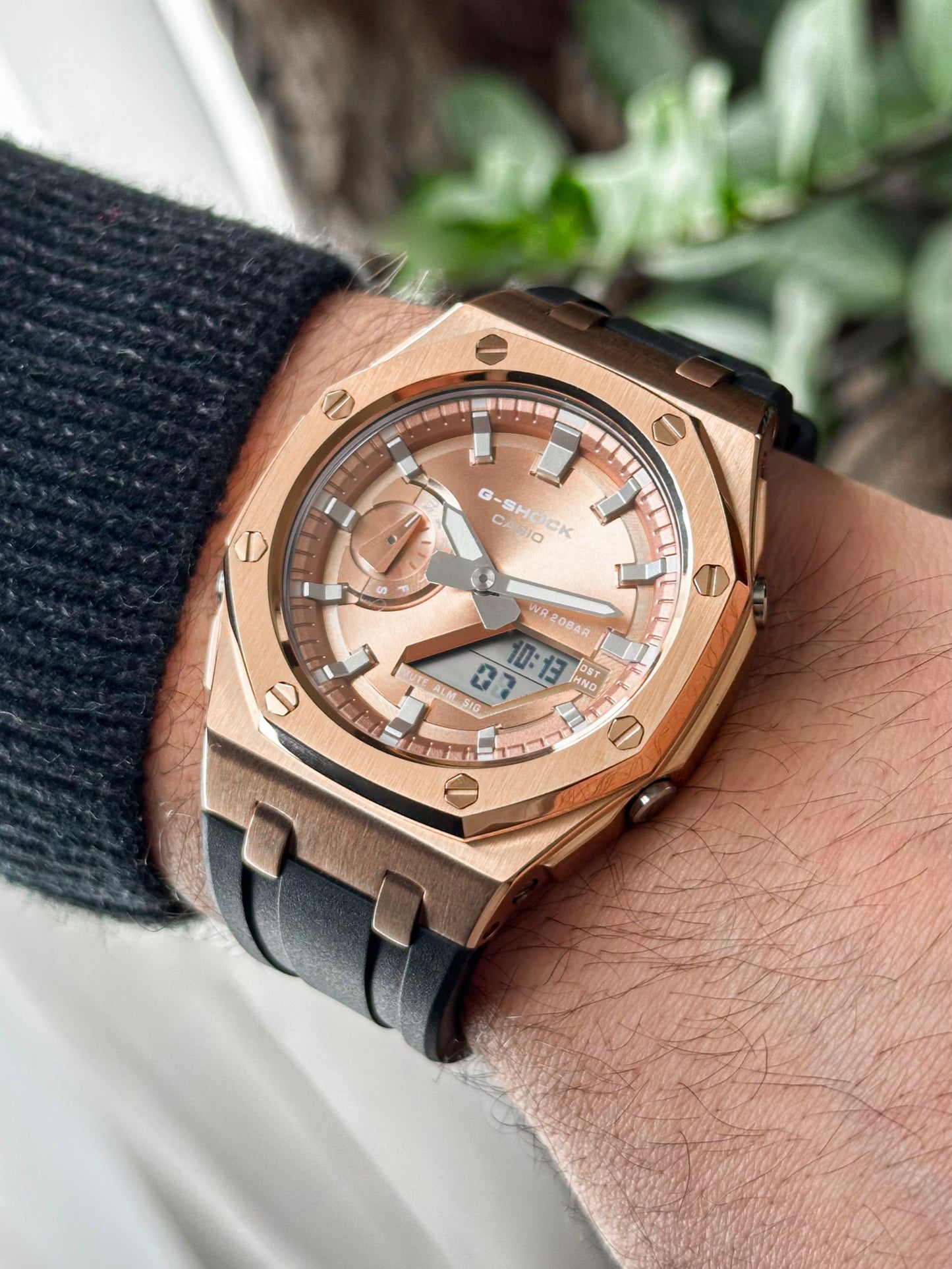 G-SHOCK CasiOak Crno bronzana - sa srebrnim brojčanikom sata
