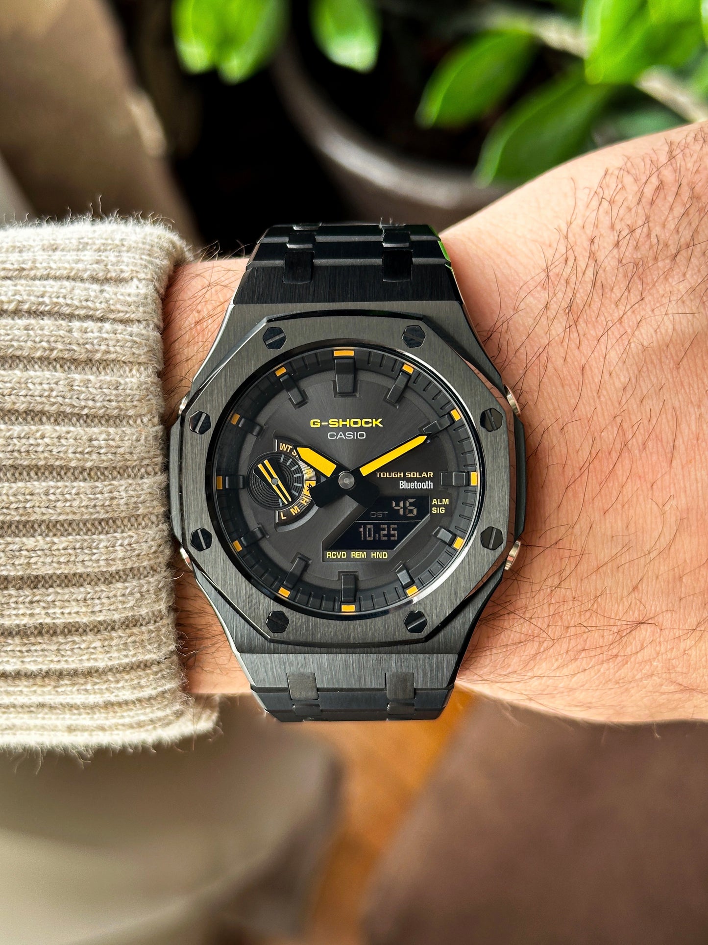 G-SHOCK CasiOak Potpuno crna - sa crno žutim brojčanikom sata