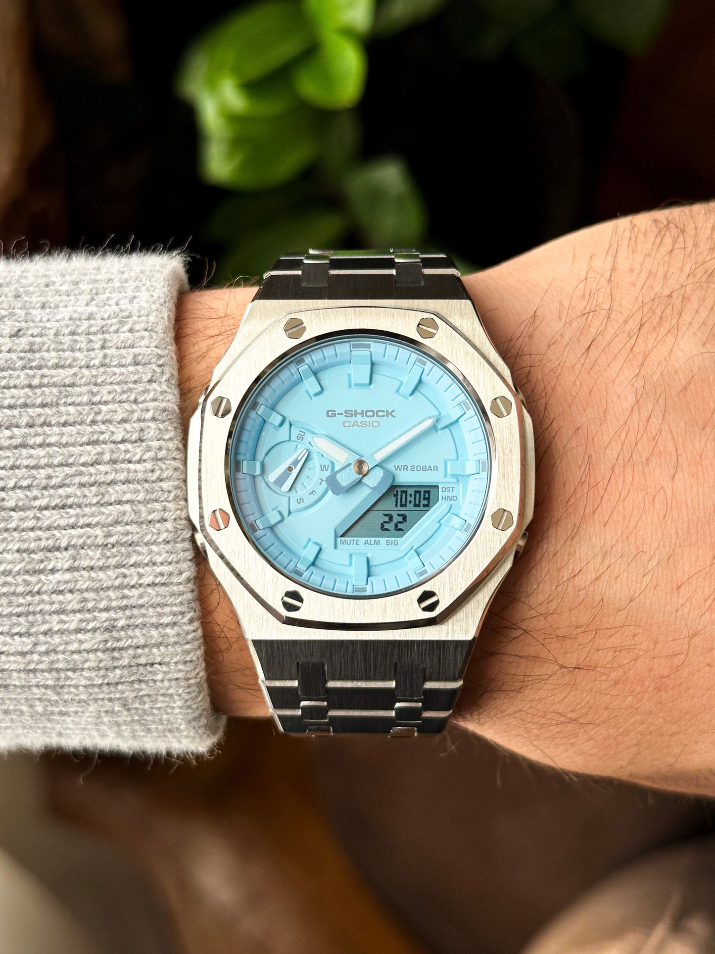 G-SHCOK CasiOak Potpuno srebrna - sa plavim brojčanikom sata