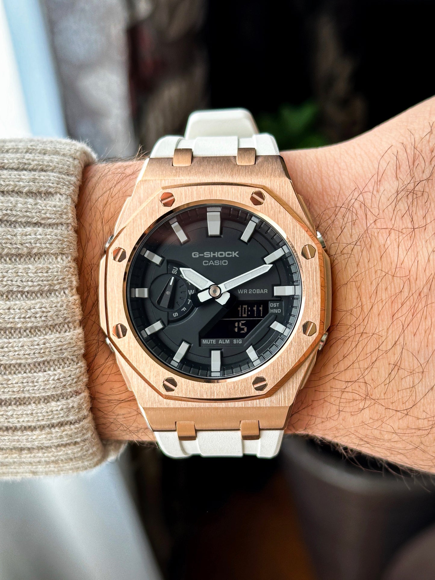 G-SHOCK CasiOak Belo bronzana - sa crno belim brojčanikom sata