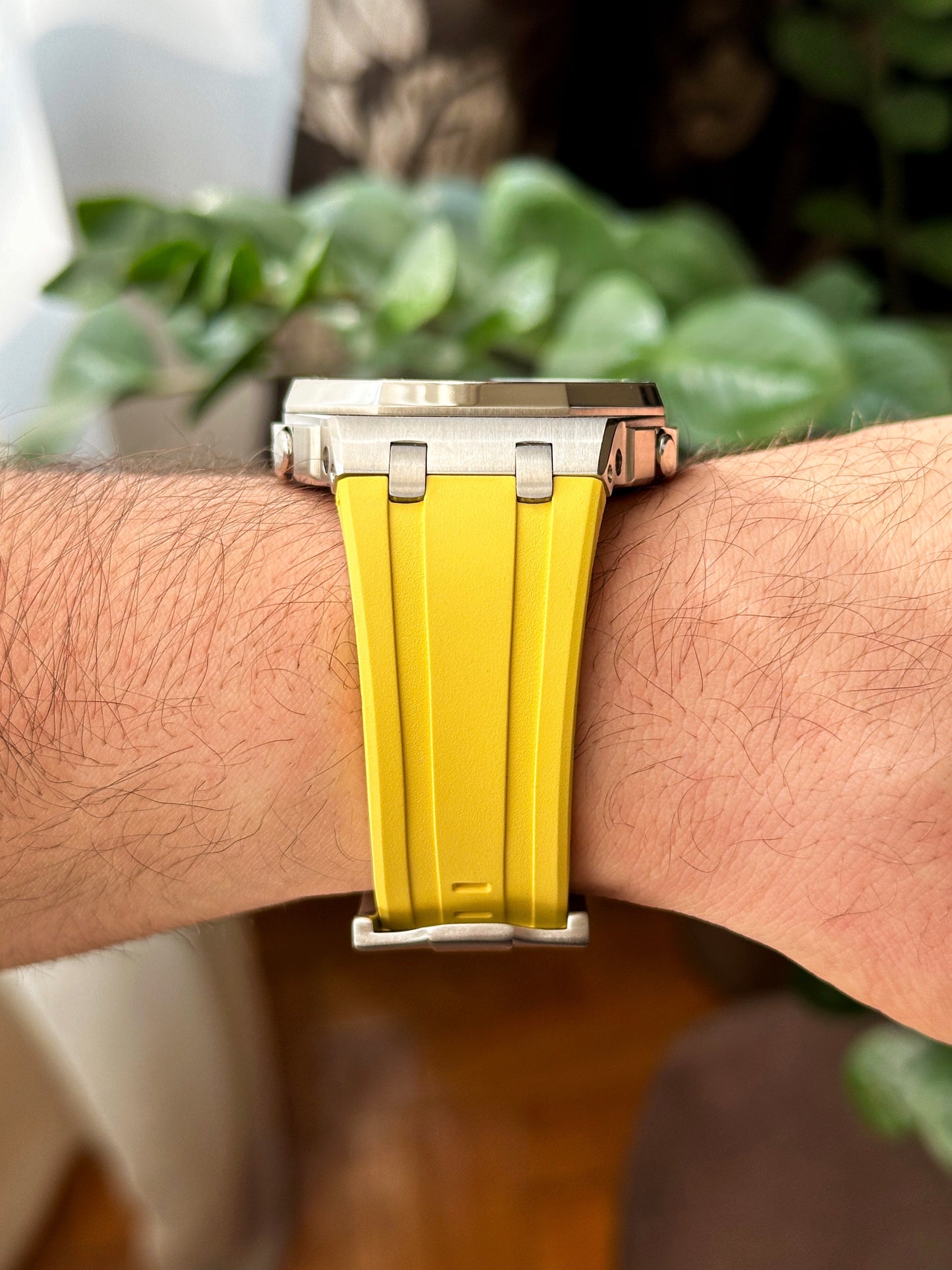 G-SHOCK CasiOak  Žuto srebrna - sa crno belim brojčanikom sata