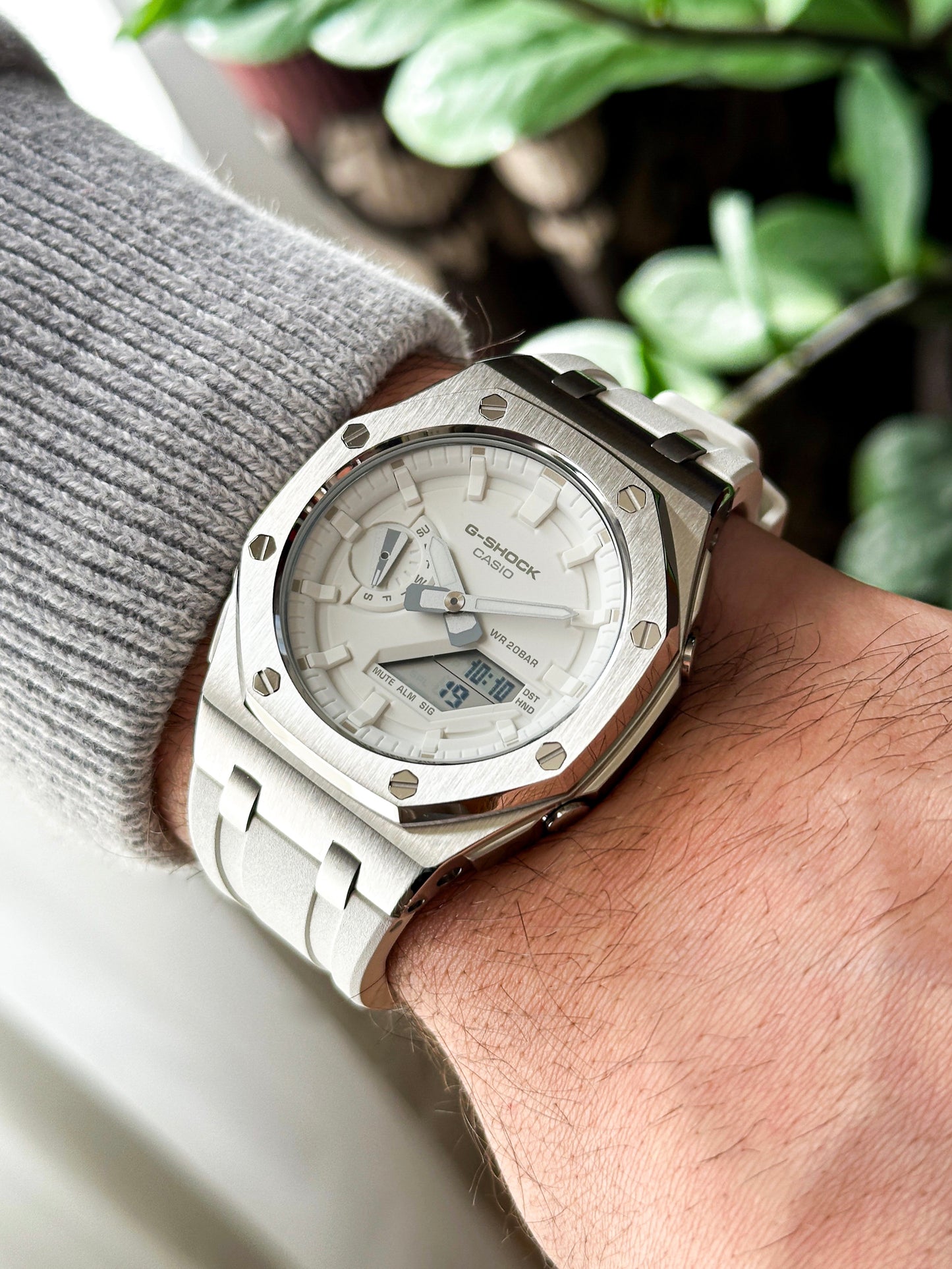 G-SHOCK CasiOak Belo srebrna - sa belim brojčanikom sata 