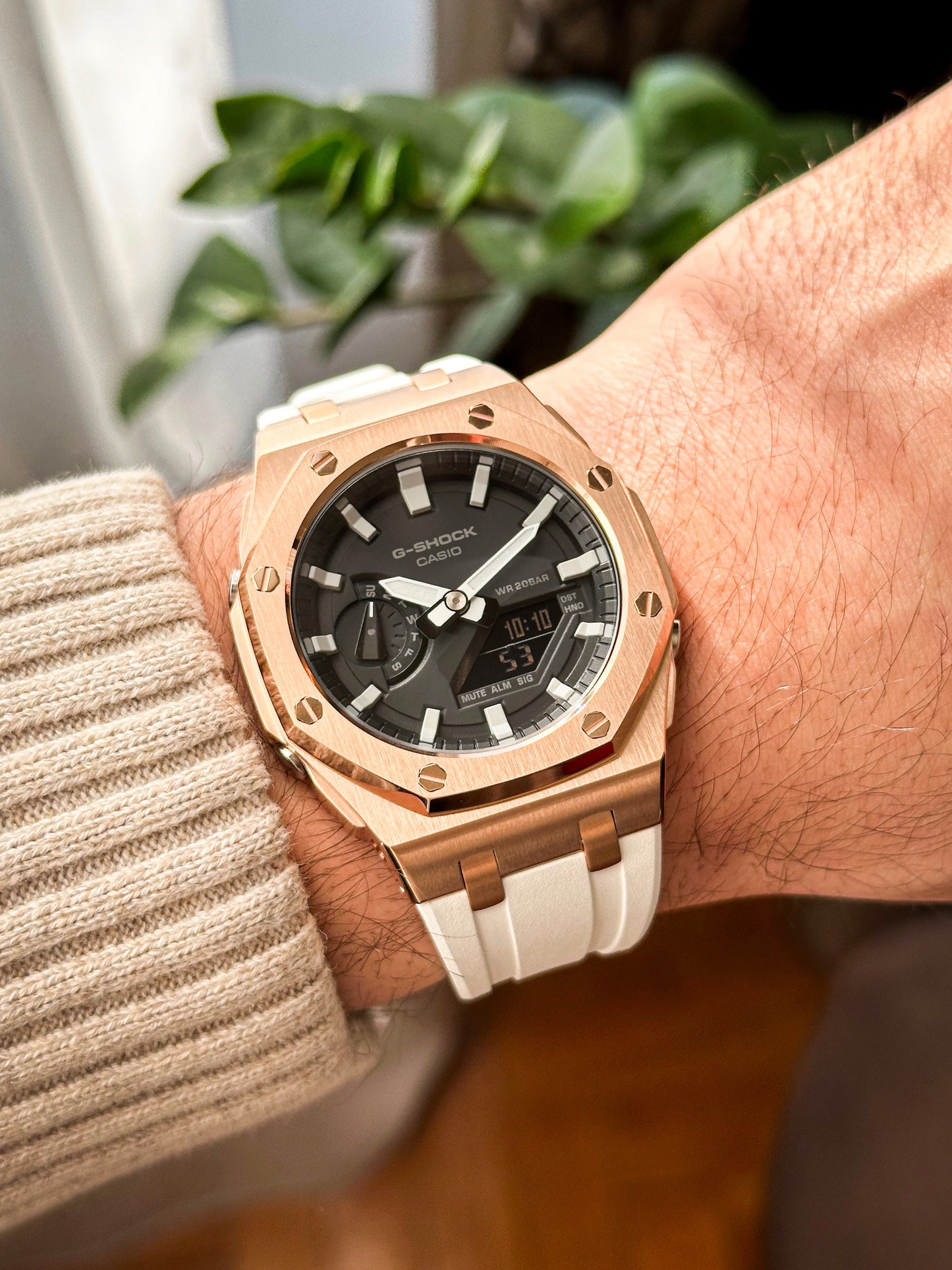 G-SHOCK CasiOak Belo bronzana - sa crno belim brojčanikom sata