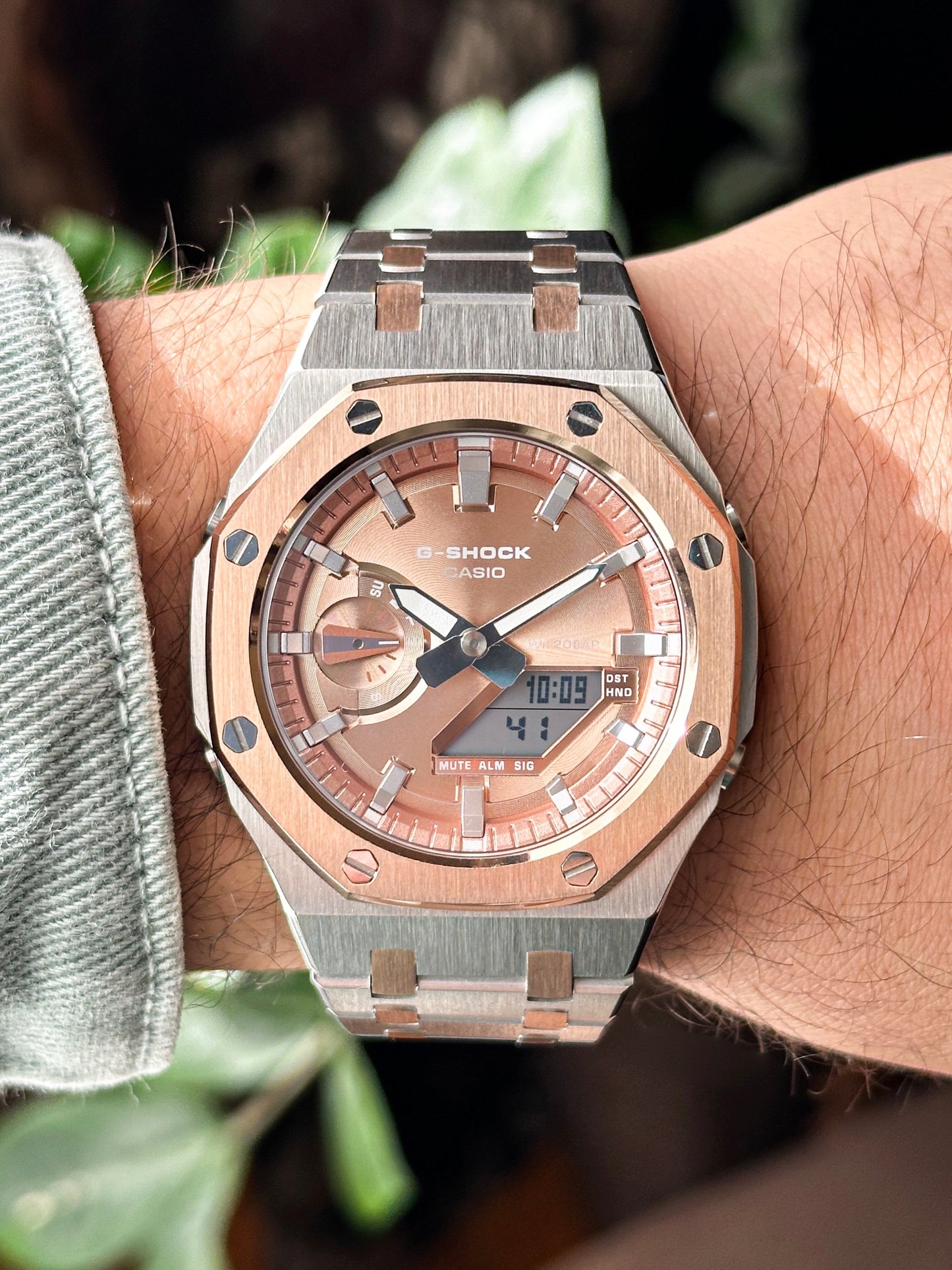 G-SHOCK CasiOak Mix - sa belim brojčanikom sata