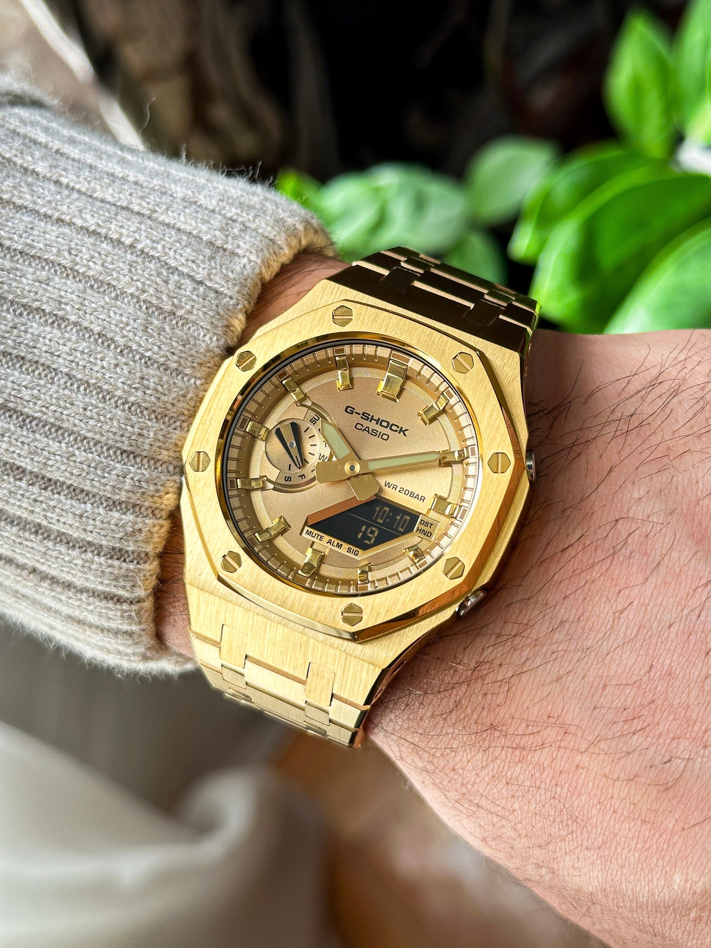 G-SHCOK CasiOak Potpuno zlatan - sa zlatnim brojčanikom sata