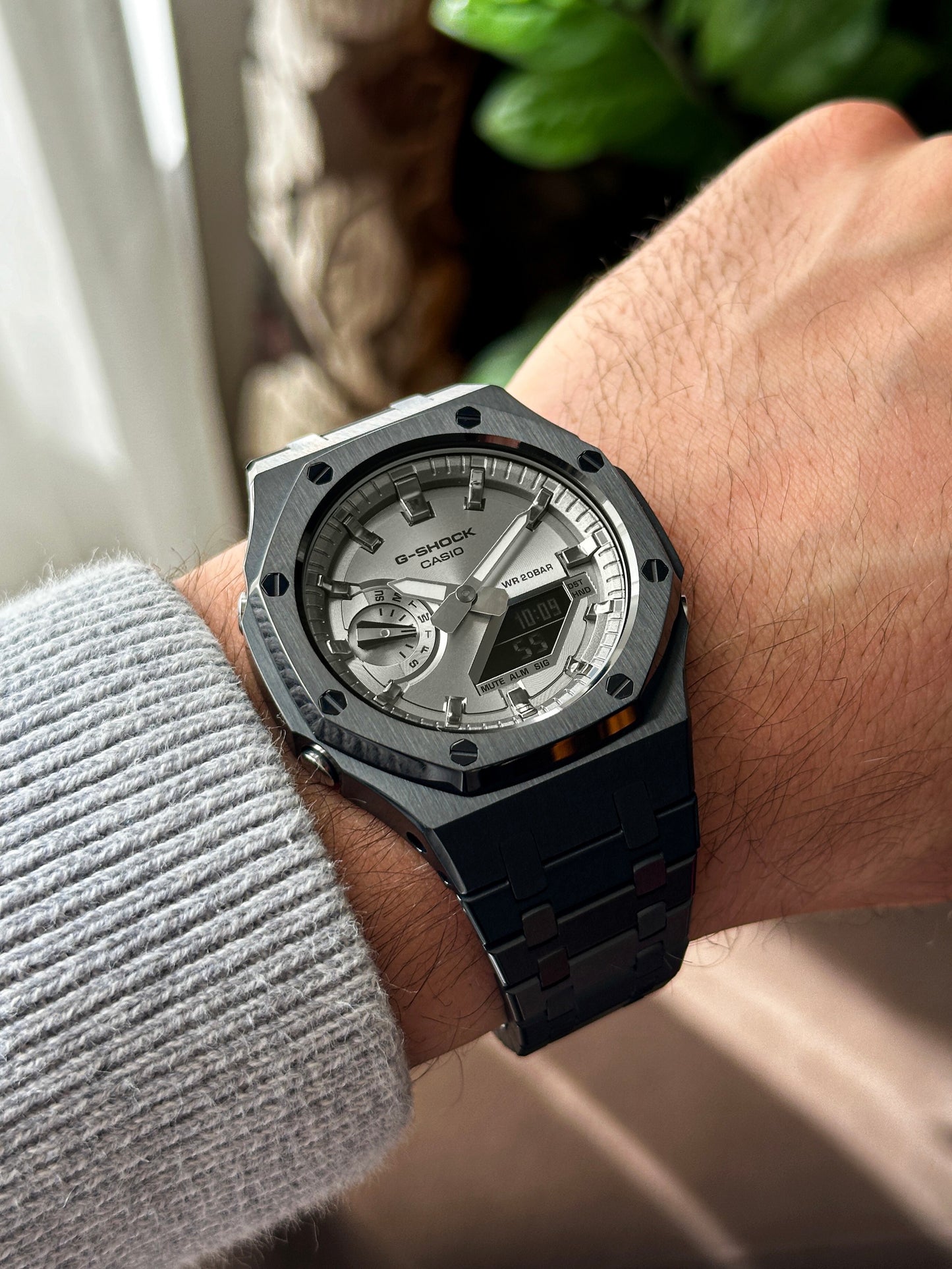 G-SHOCK CasiOak Potpuno crna - sa srebrnim brojčanikom sata