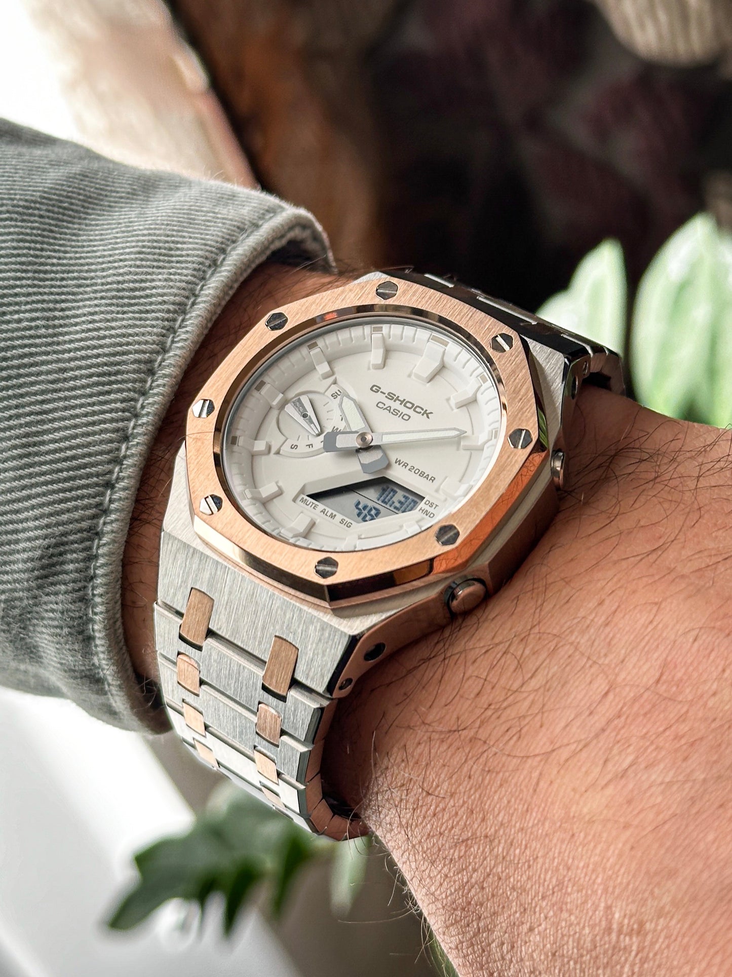 G-SHOCK CasiOak Mix - sa belim brojčanikom sata