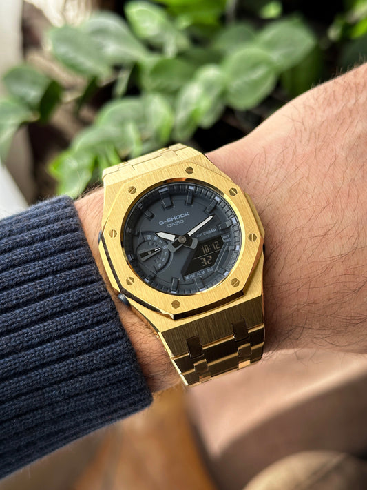 G-SHOCK CasiOak Potpuno zlatna - sa teget brojčanikom sata