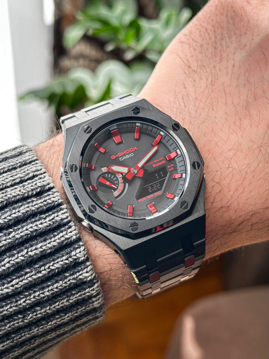 G-SHOCK CasiOak Potpuno crna - sa crno crvenim brojčanikom sata (bt veza)