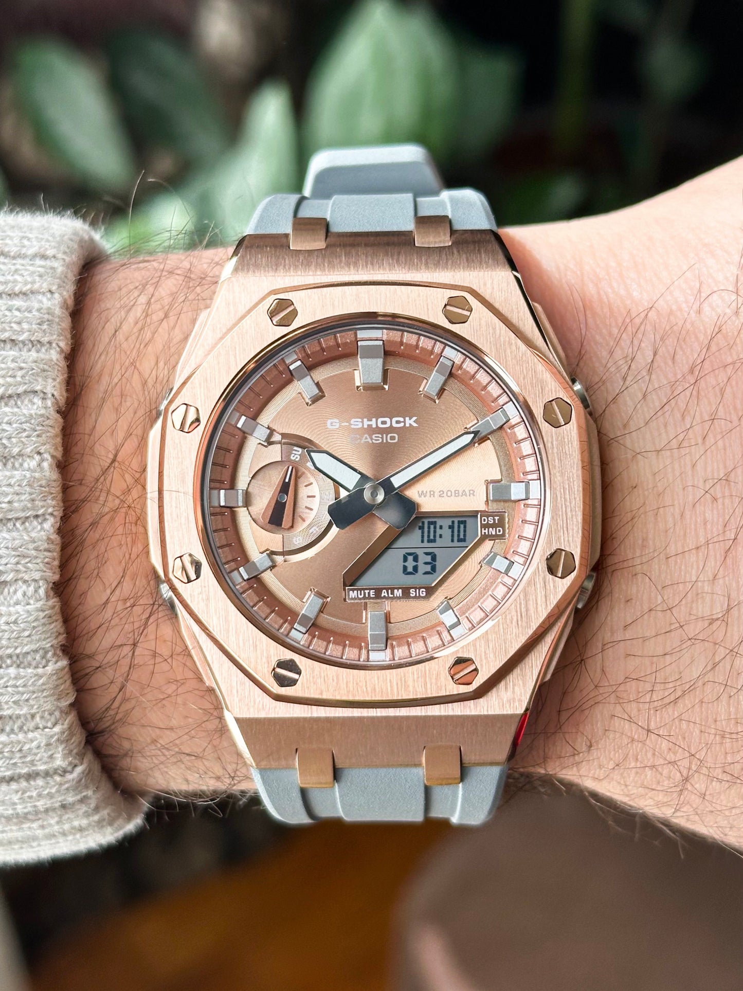 G-SHOCK CasiOak Sivo bronzana - sa bronzanim brojčanikom sata