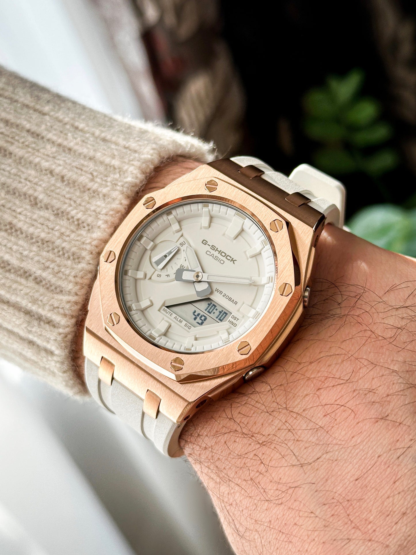 G-SHOCK CasiOak Belo bronzana - sa belim brojčanikom sata