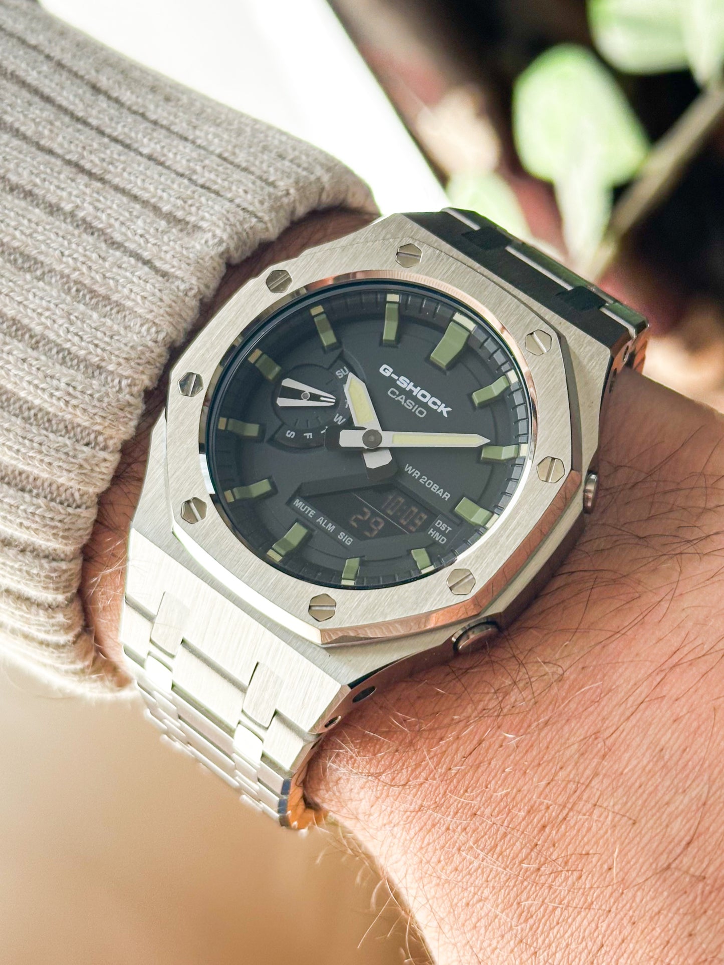 G-SHOCK CasiOak Potpuno srebrna - sa crno zelenim brojčanikom sata