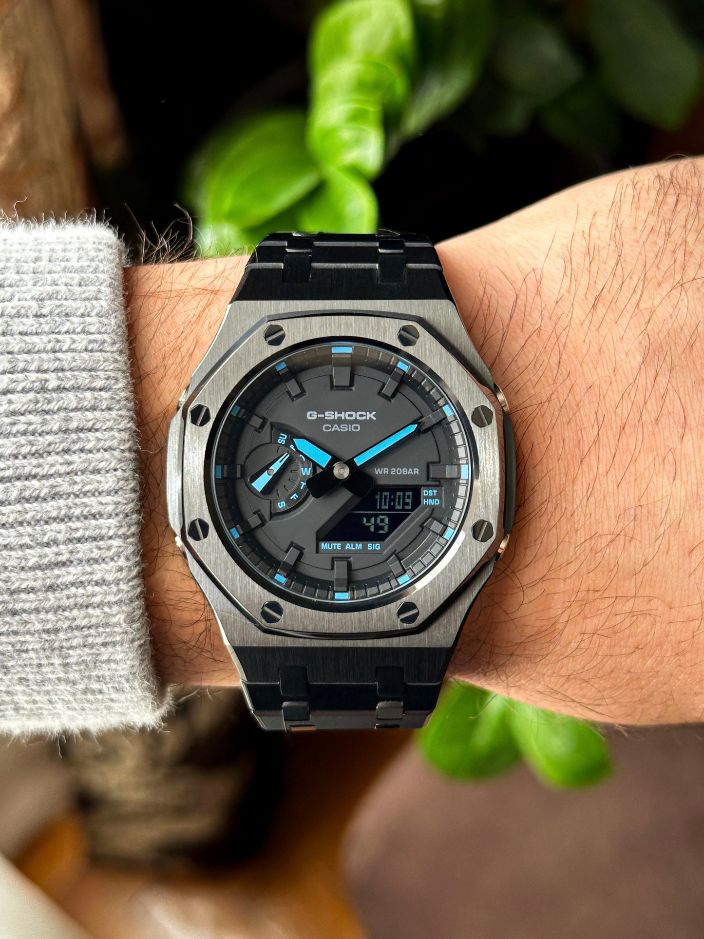 G-SHOCK CasiOak Potpuno crna - sa crno plavim brojčanikom sata