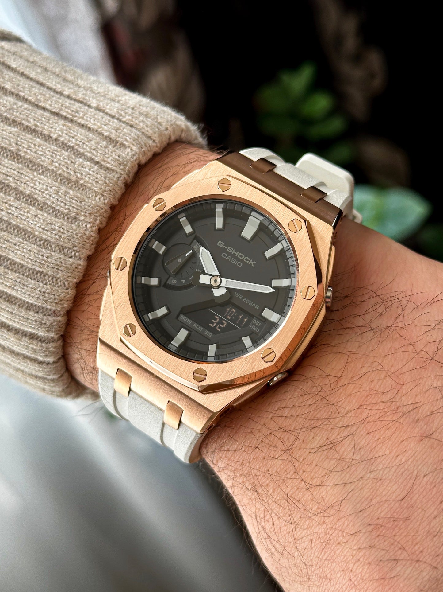 G-SHOCK CasiOak Belo bronzana - sa crno belim brojčanikom sata