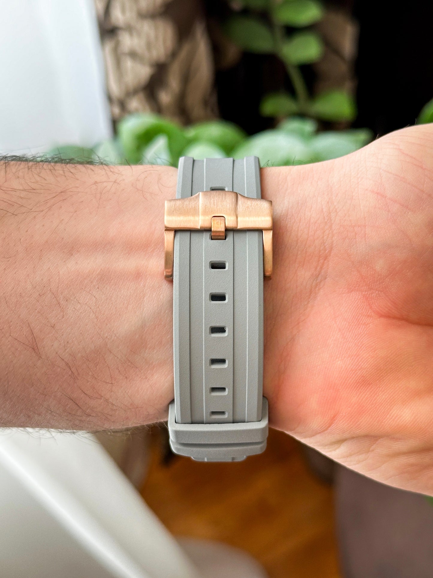 G-SHOCK CasiOak Sivo bronzana - sa srebrnim brojčanikom sata