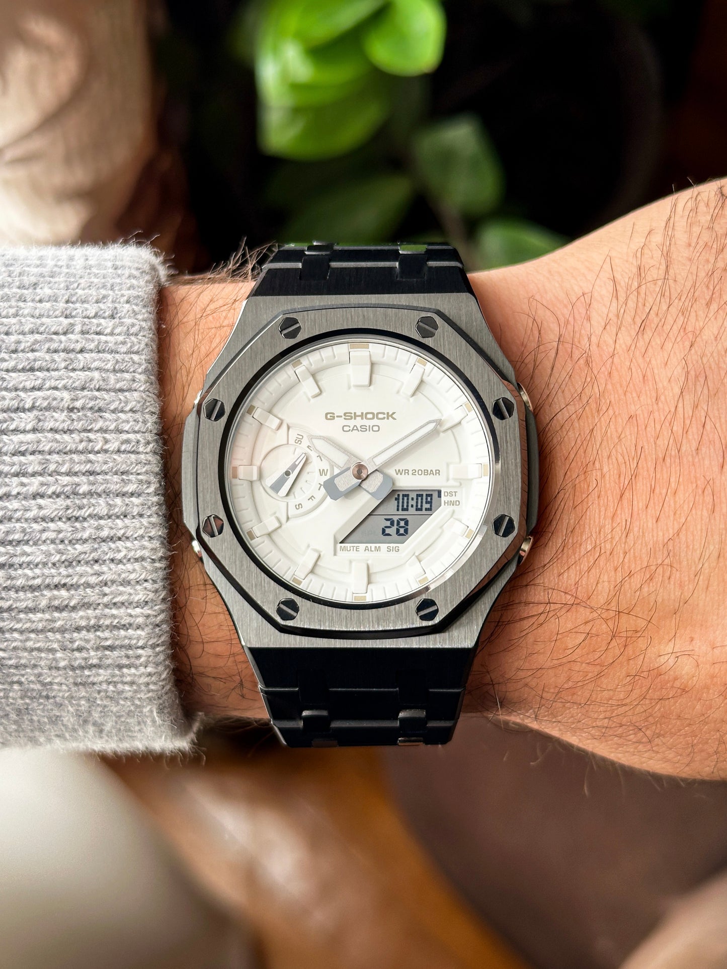 G-SHOCK CasiOak Potpuno crna - sa belim brojčanikom sata