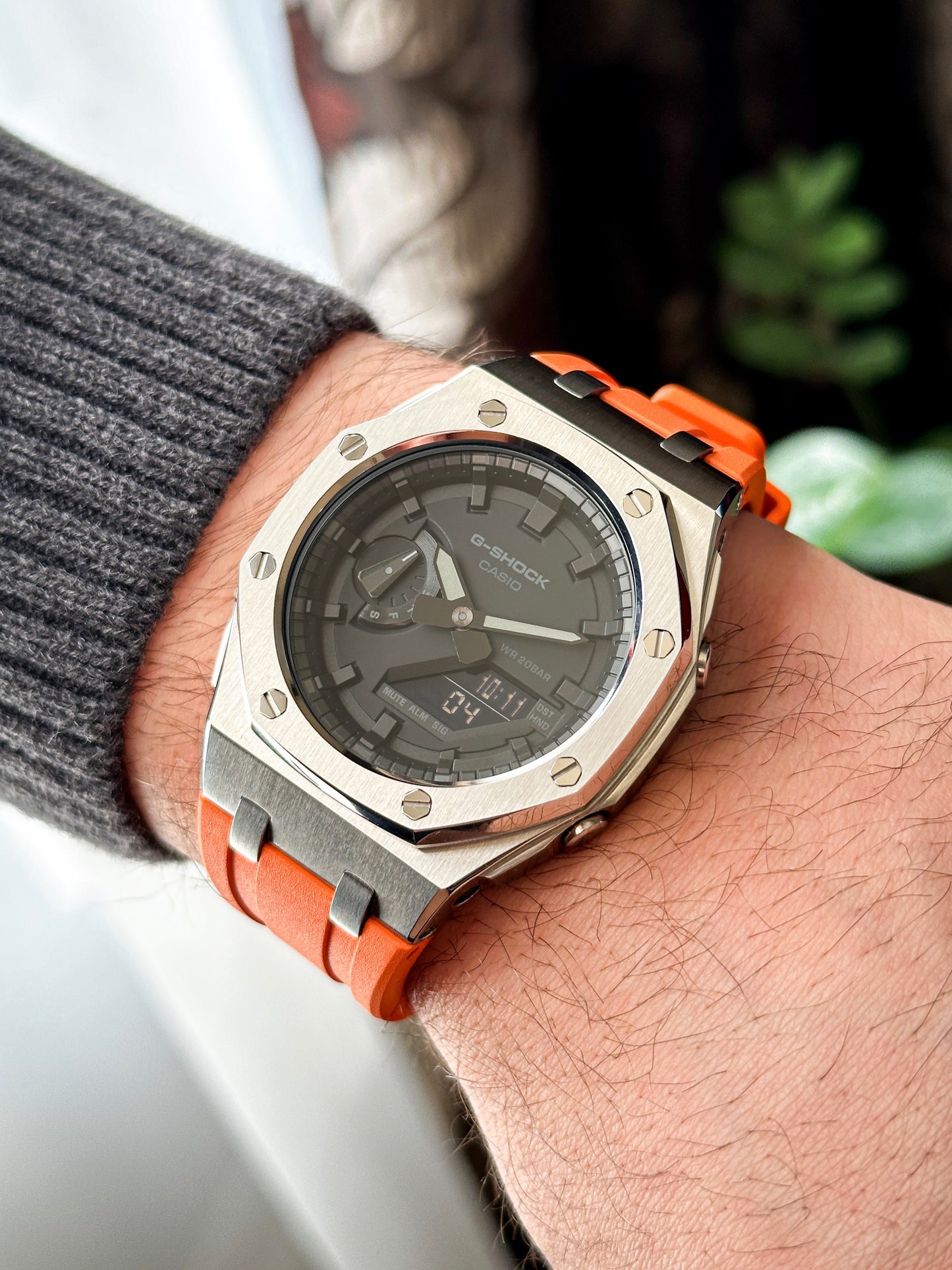 G-SHOCK CasiOak  Narandžasto srebrna - sa crnim brojčanikom sata