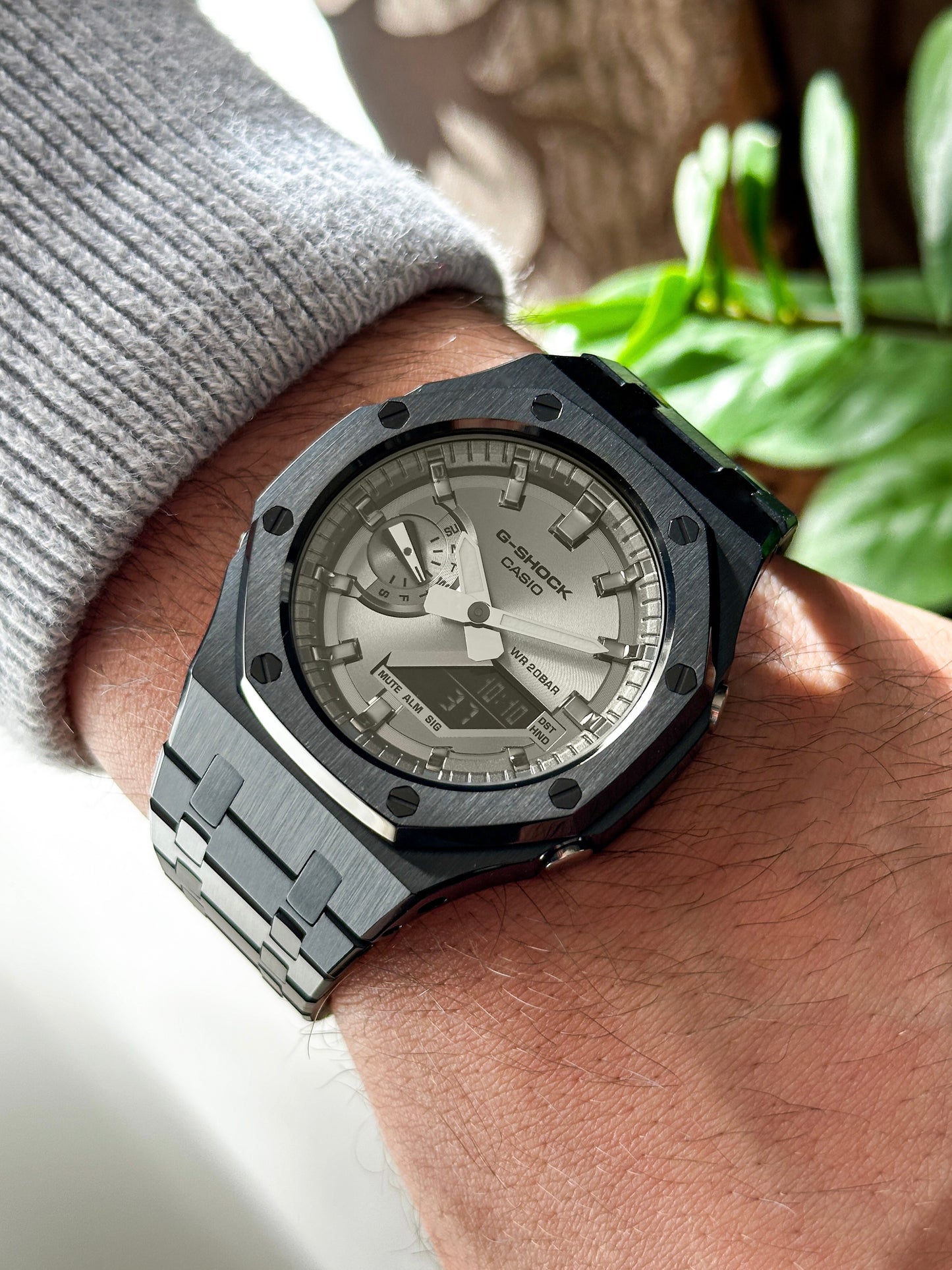 G-SHOCK CasiOak Potpuno crna - sa srebrnim brojčanikom sata