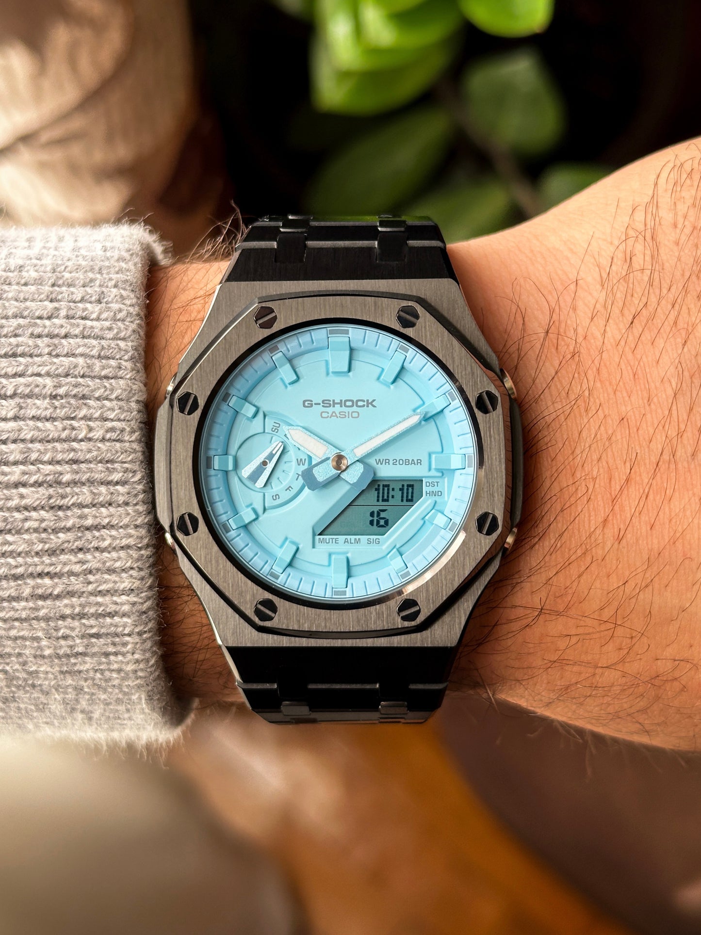 G-SHOCK CasiOak Potpuno crna - sa plavim brojčanikom sata