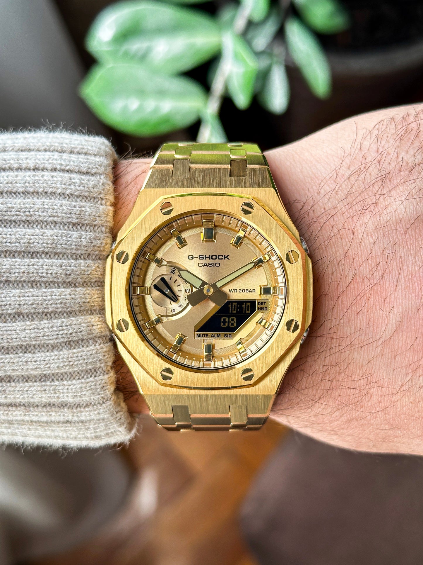 G-SHCOK CasiOak Potpuno zlatan - sa zlatnim brojčanikom sata