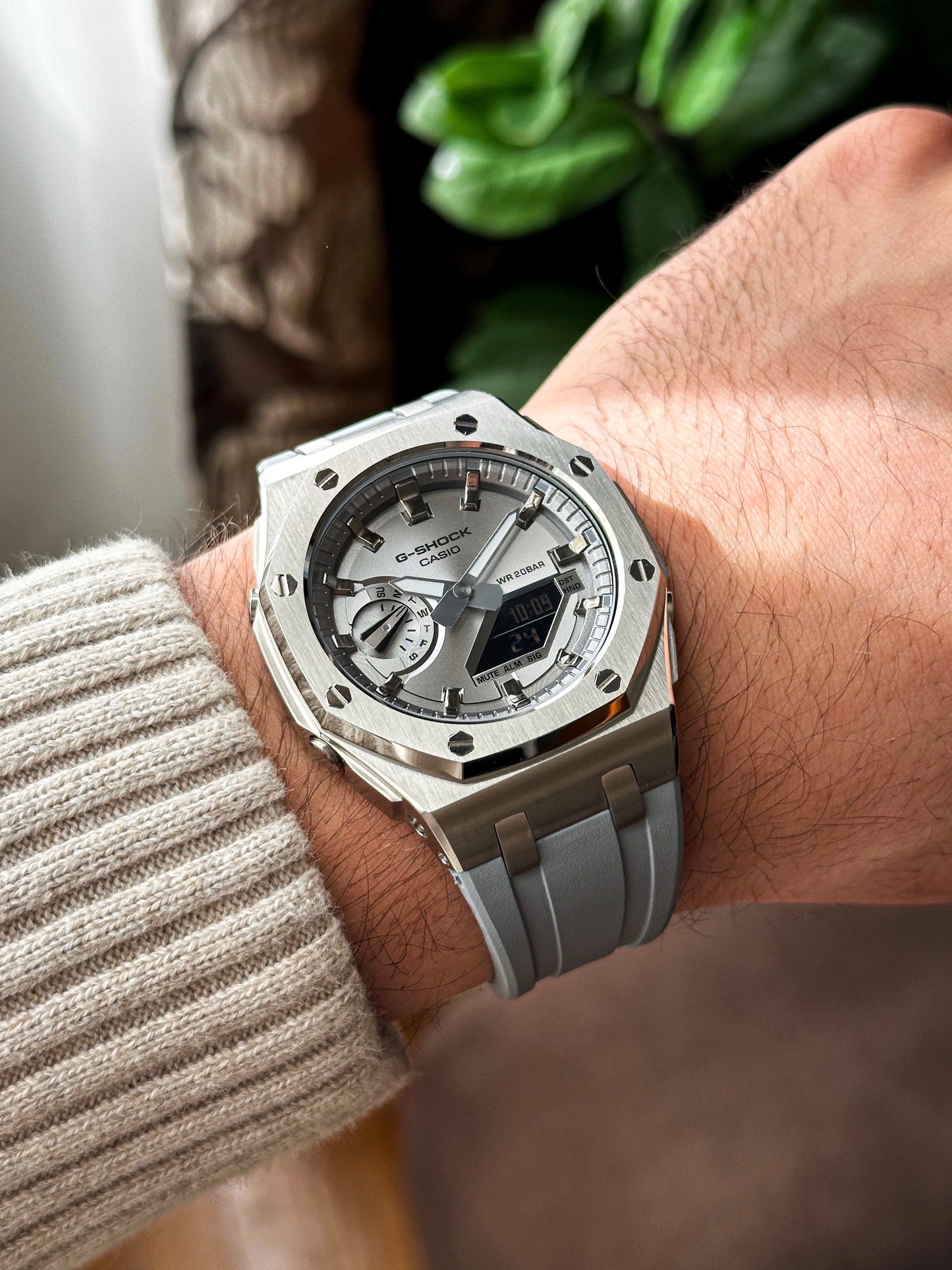 G-SHOCK CasiOak Sivo srebrna - sa srebrnim brojčanikom sata