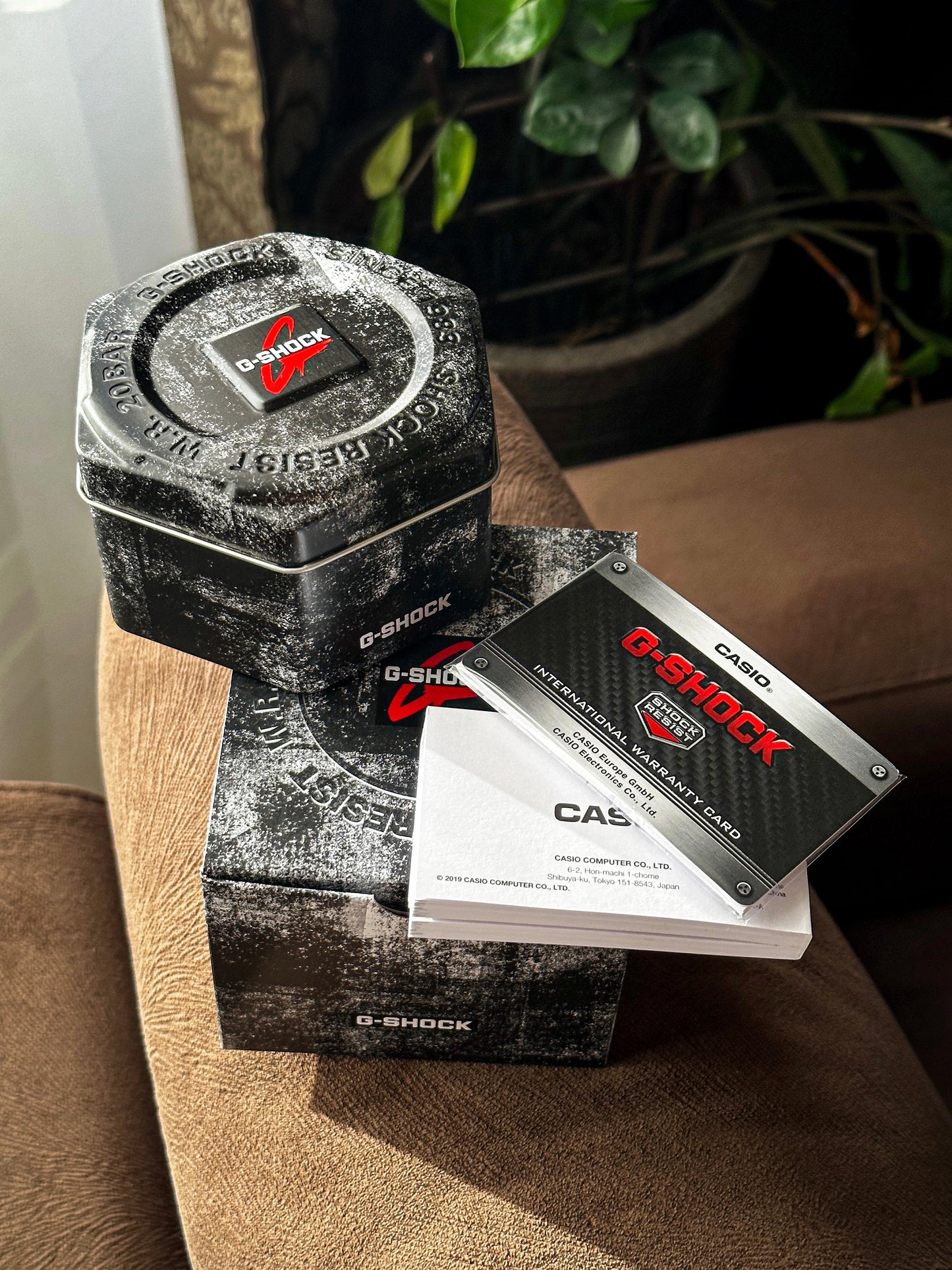 G-SHCOK CasiOak Potpuno srebrna - sa belim brojčanikom sata