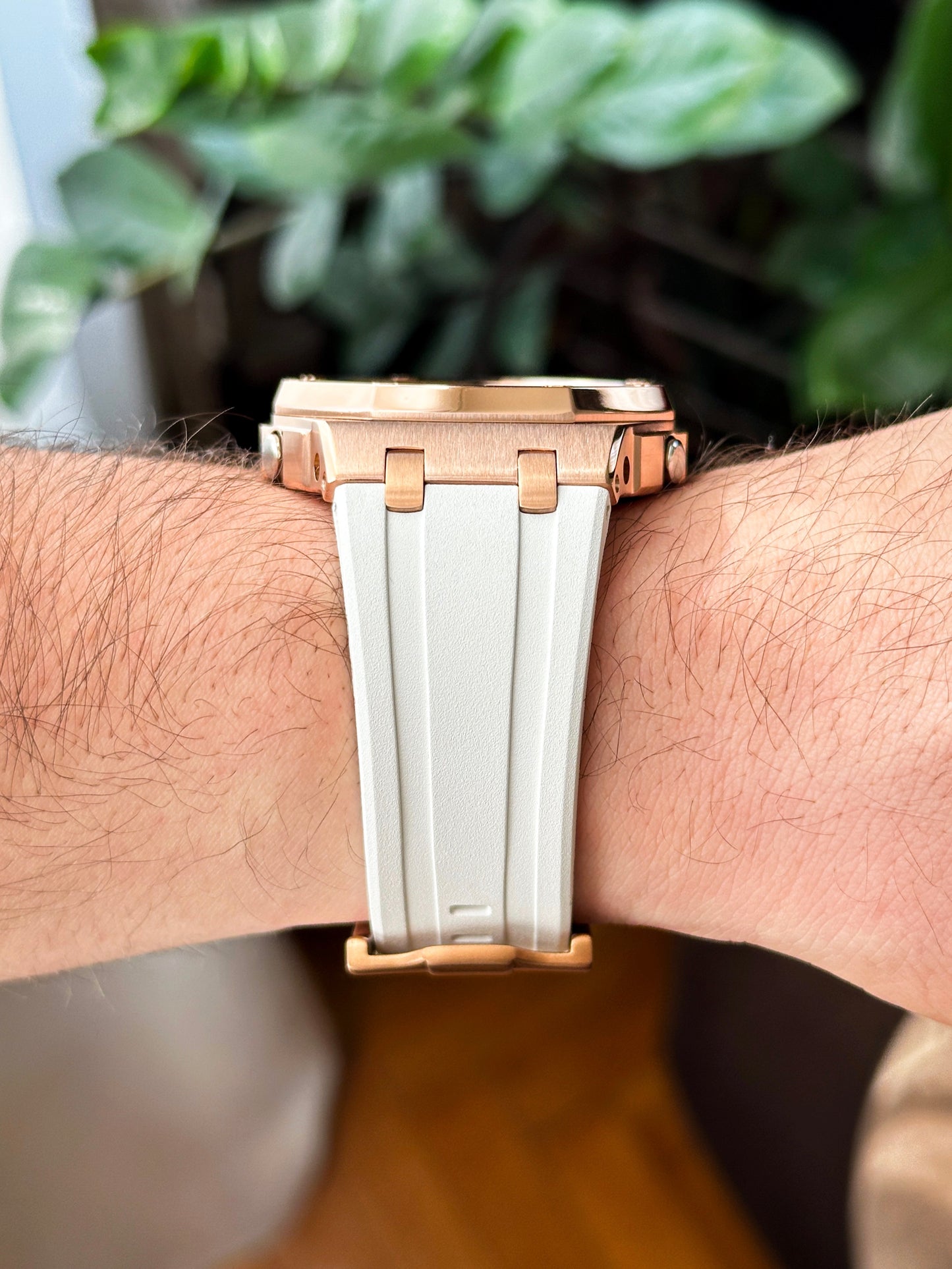 G-SHOCK CasiOak Belo bronzana - sa crno belim brojčanikom sata