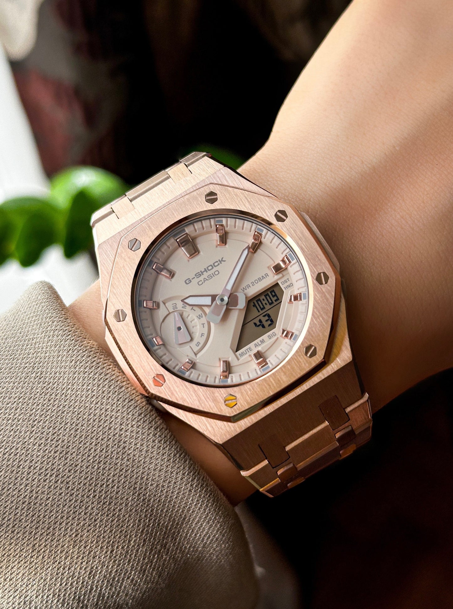 G-SHOCK CasiOak Potpuno bronzani - sa krem bronzanim brojčanikom sata