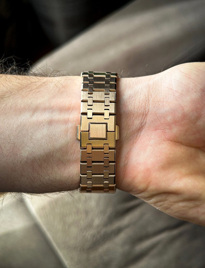 G-SHOCK CasiOak Potpuno bronzana - sa teget brojčanikom sata