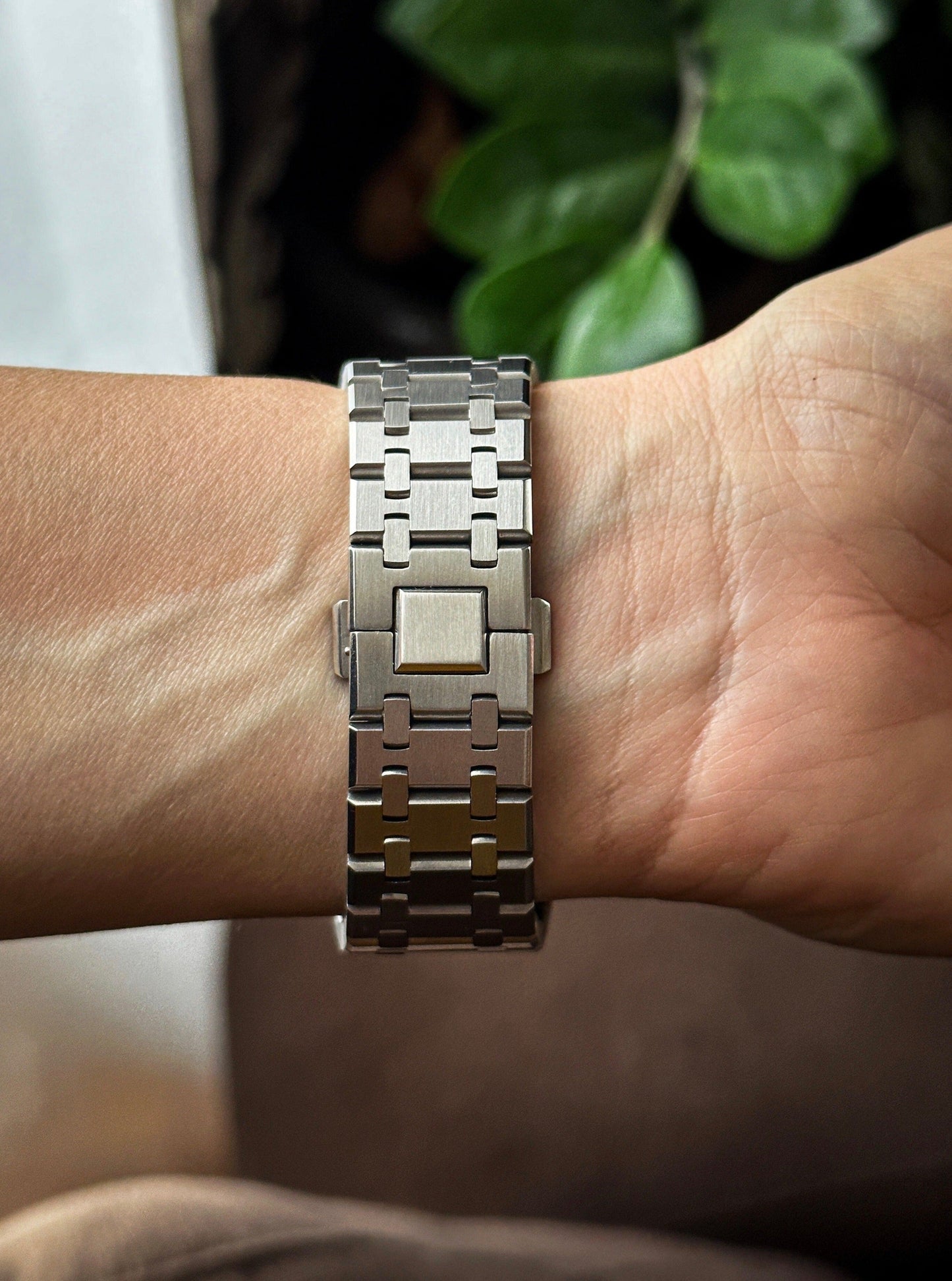 G-SHOCK CasiOak Potpuno srebrna - sa krem bronzanim brojčanikom sata