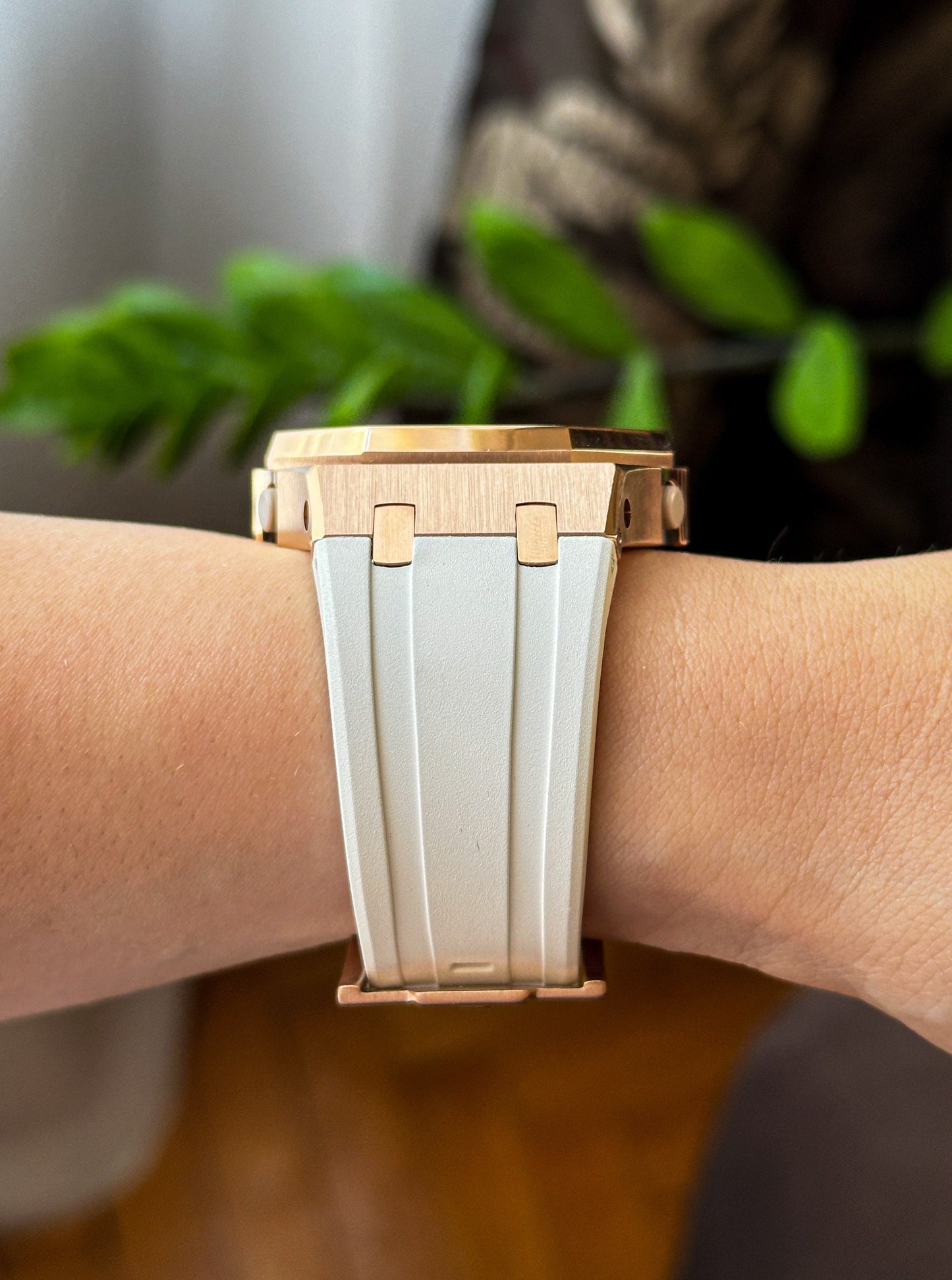 G-SHOCK CasiOak Belo bronzana - sa bronzanim brojčanikom sata