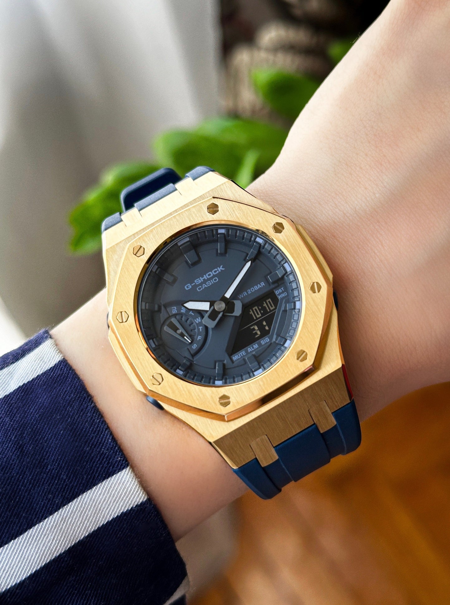 G-SHOCK CasiOak Teget zlatna - sa teget brojčanikom sata