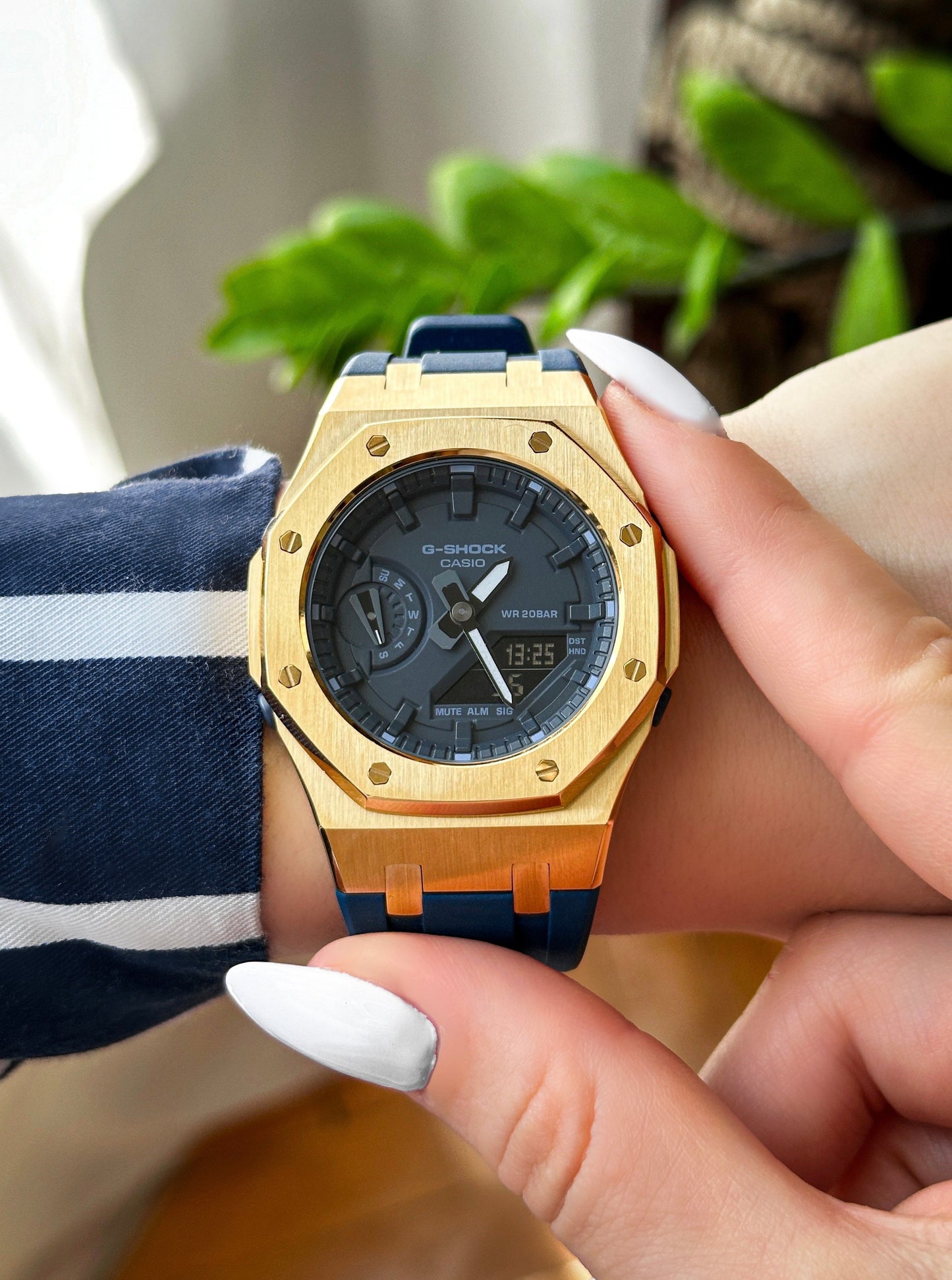 G-SHOCK CasiOak Teget zlatna - sa teget brojčanikom sata