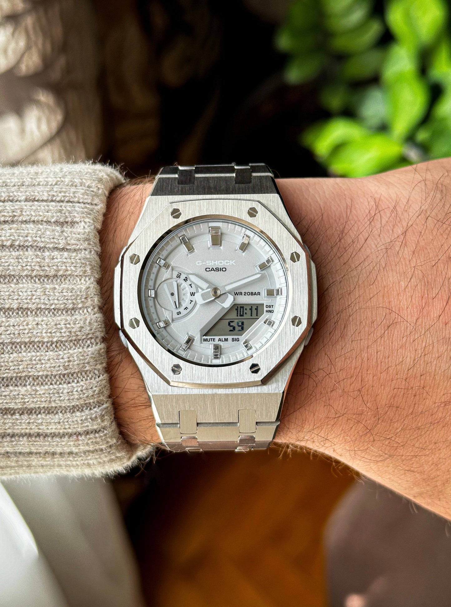 G-SHOCK CasiOak Potpuno srebrna - sa srebrnim detaljima brojčanikom sata