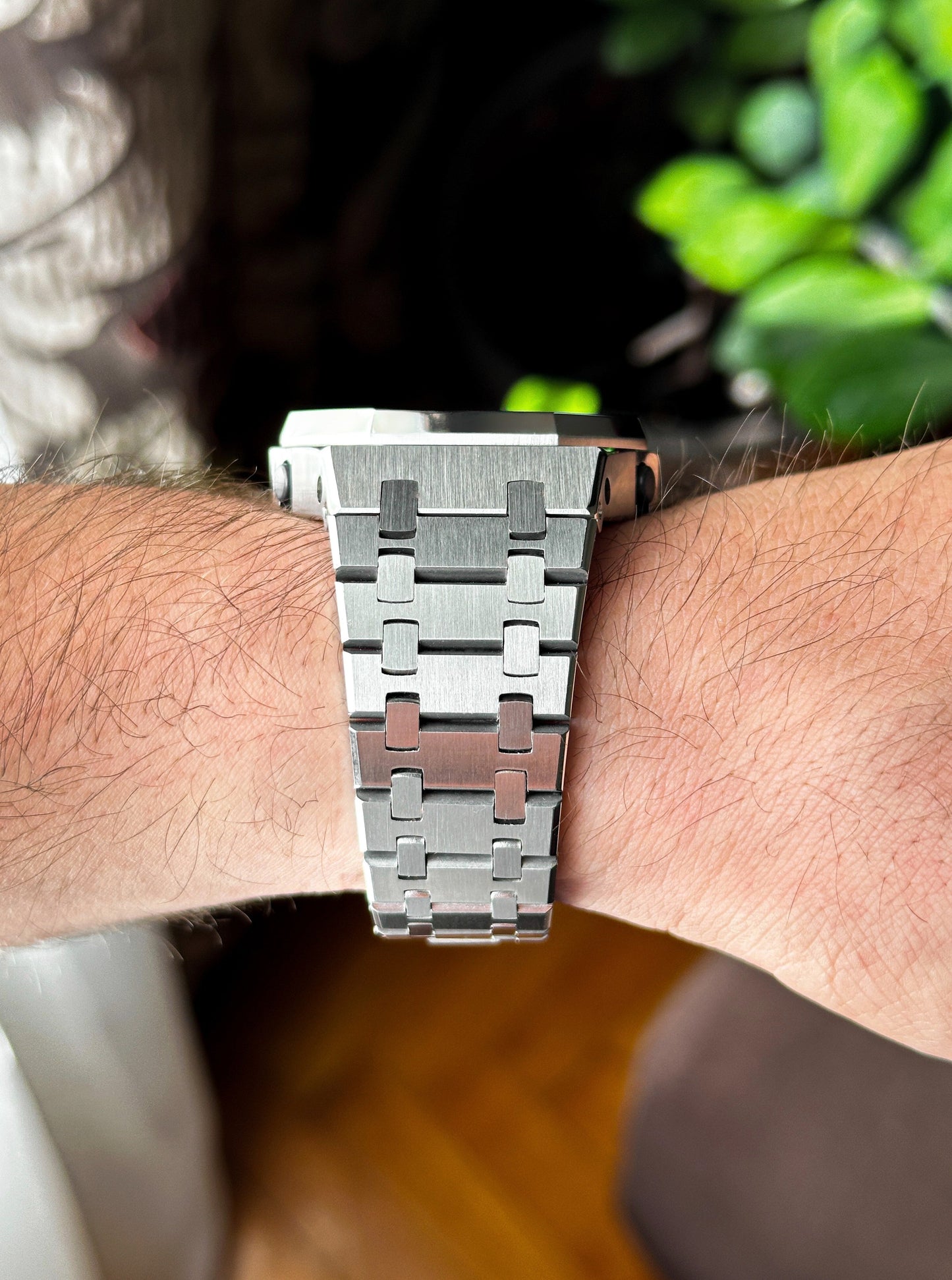 G-SHOCK CasiOak Potpuno srebrna - sa srebrnim detaljima brojčanikom sata