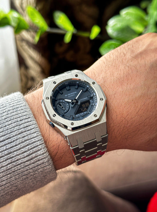 G-SHOCK CasiOak Potpuno srebrna - sa teget brojčanikom sata